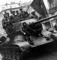 Экипаж танка Т-34 159-й танковой бригады 1-го танкового корпуса.