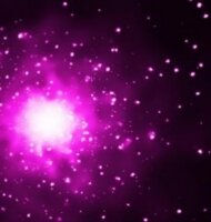 Астрономы обнаружили галактику-рекордсменку по плотности «населения»
